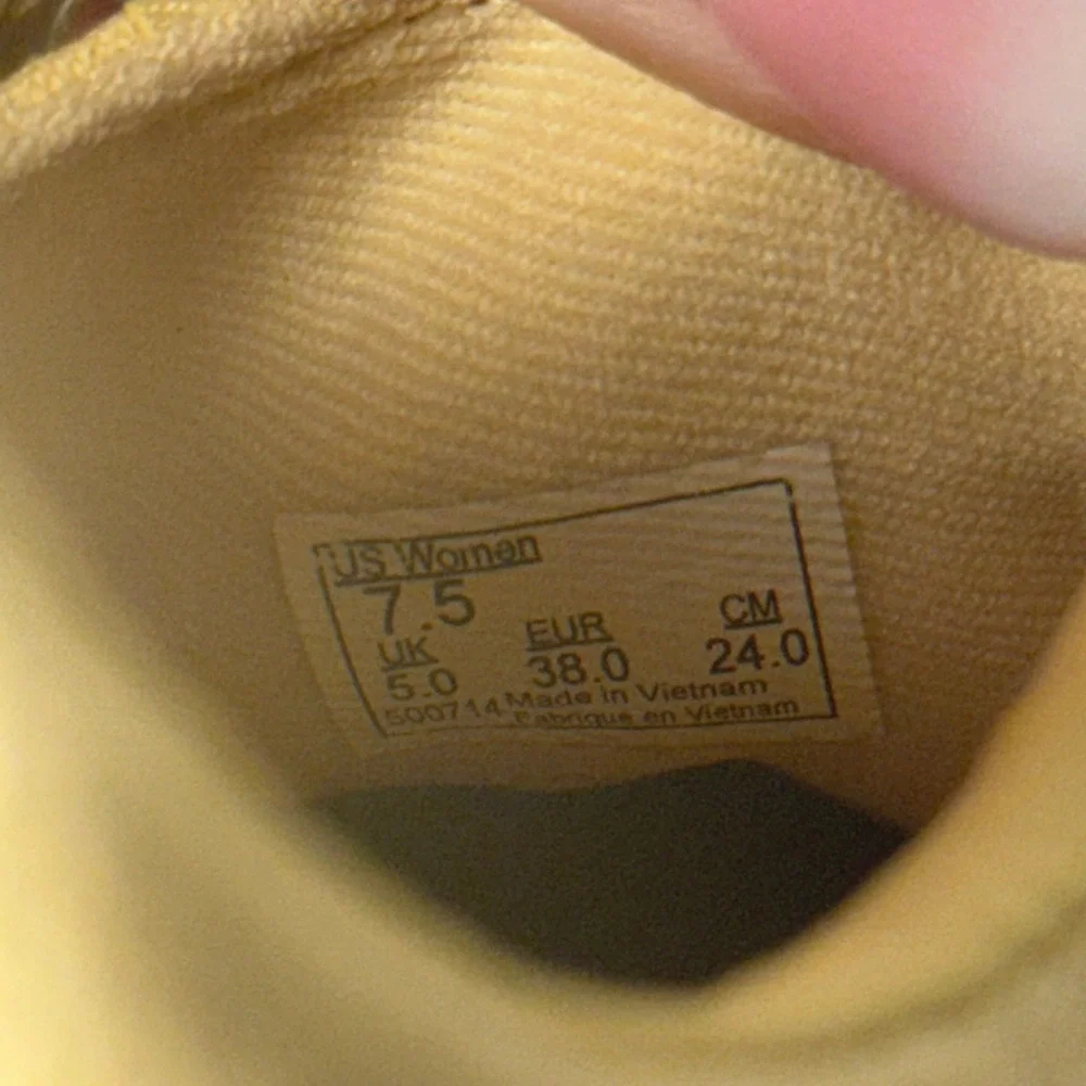 Vans Ward Low Top‎ Pale Yellow Canvas Skate Shoes Womens 7.5 500714